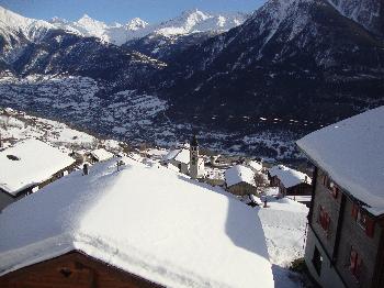 mund-domine-brigue-dans-la-plaine-du-rhone- : 4000x3000