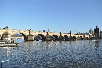 le-pont-charles : 2048x1360